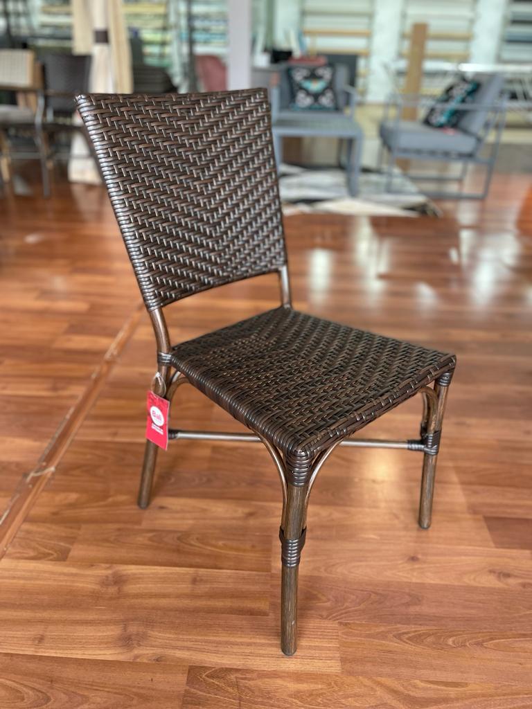 SILLA SAMOA SIN BRAZOS WALNUT SAFARI BROWN J5AC5613N01RAT